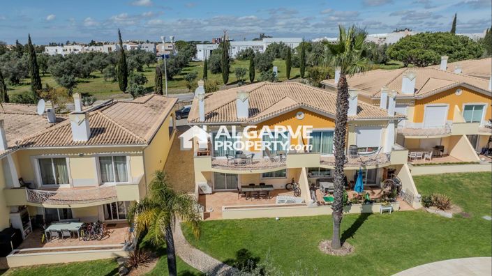 Image No.25-4 Bed Semi-Detached for sale