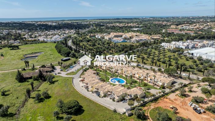 Image No.26-4 Bed Semi-Detached for sale