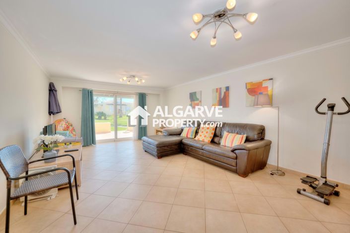 Image No.28-4 Bed Semi-Detached for sale