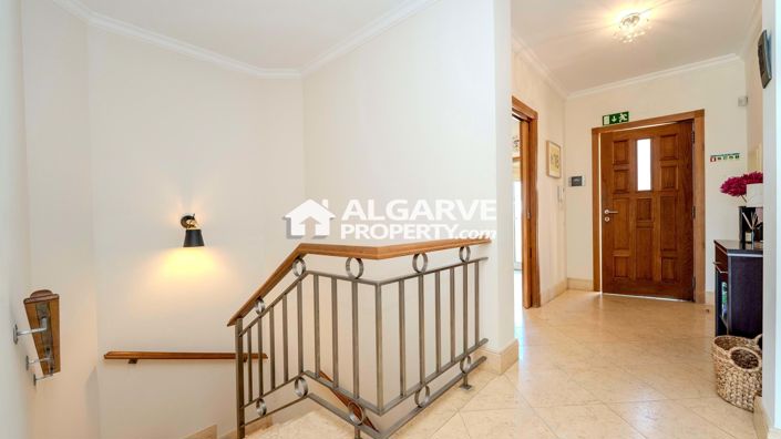 Image No.9-4 Bed Semi-Detached for sale