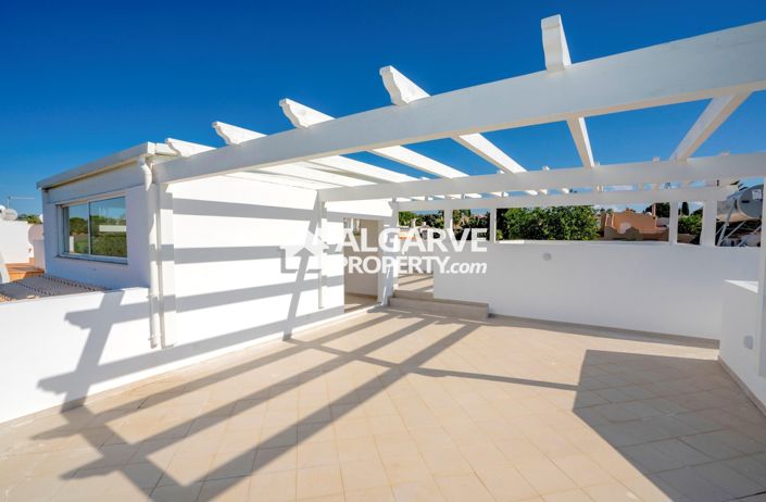 Image No.12-4 Bed Villa for sale