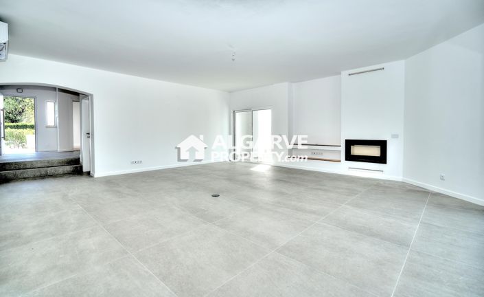 Image No.19-4 Bed Villa for sale