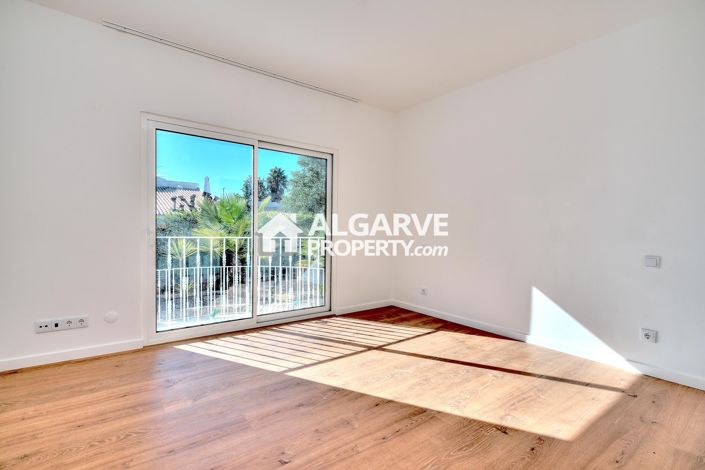 Image No.30-4 Bed Villa for sale