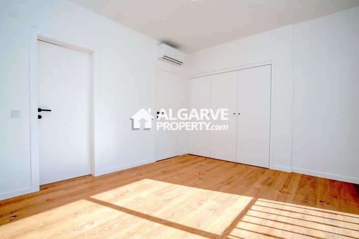 Image No.33-4 Bed Villa for sale