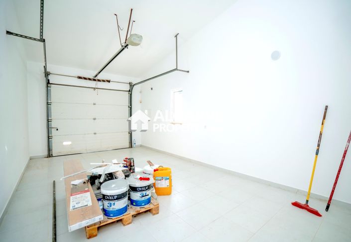 Image No.44-4 Bed Villa for sale