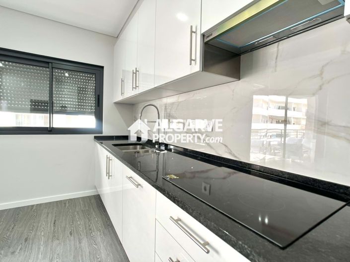 Image No.28-3 Bed Apartment for sale