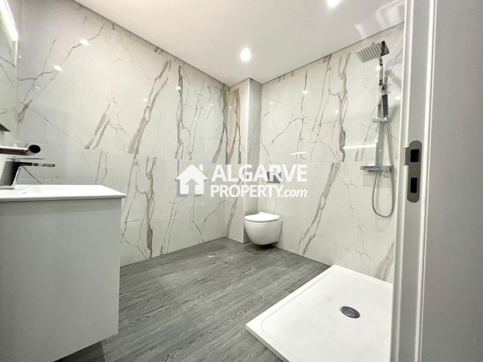 Image No.33-3 Bed Apartment for sale