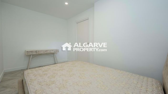 Image No.15-2 Bed Villa for sale