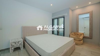 3-12237-78d1f4f8b6655591b02d22fabb36a692d73cc