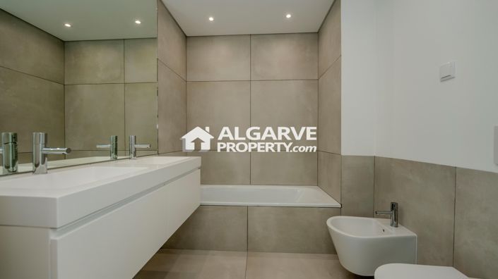 Image No.5-3 Bed Apartment for sale