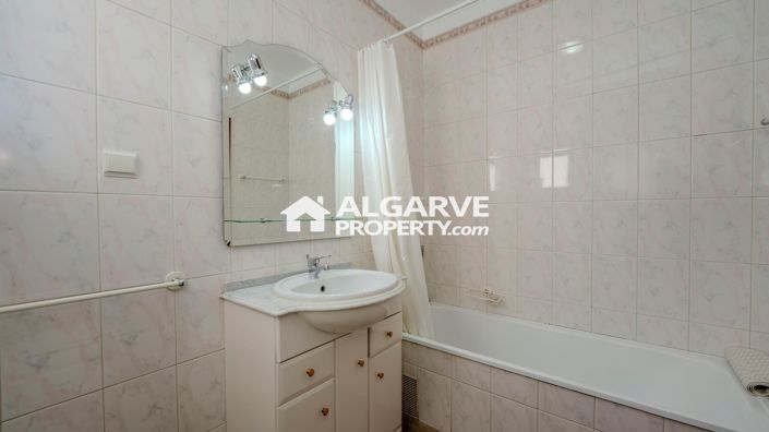 Image No.21-2 Bed Apartment for sale