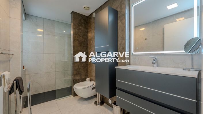 Image No.11-3 Bed Apartment for sale