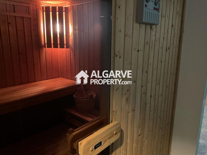 Image No.21-3 Bed Apartment for sale