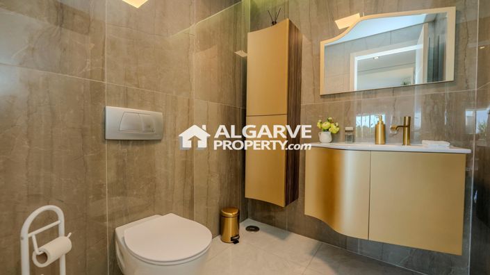 Image No.8-3 Bed Apartment for sale