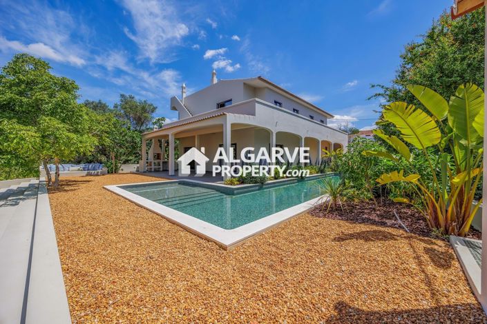 Image No.1-4 Bed Villa for sale