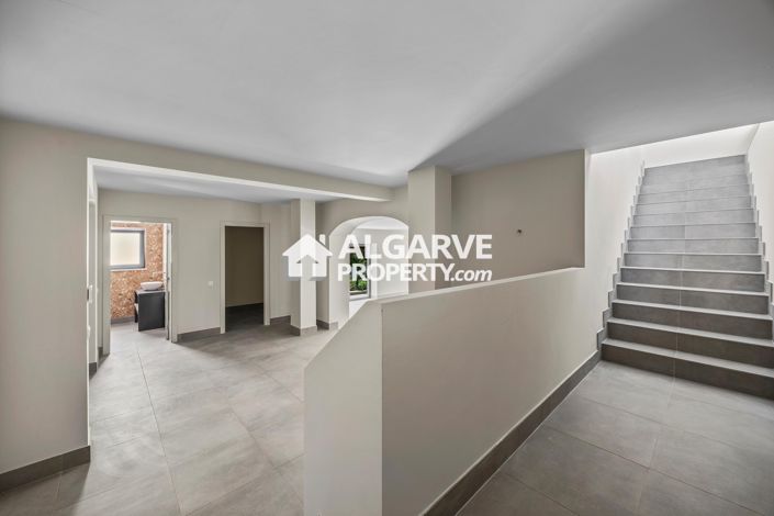 Image No.22-4 Bed Villa for sale