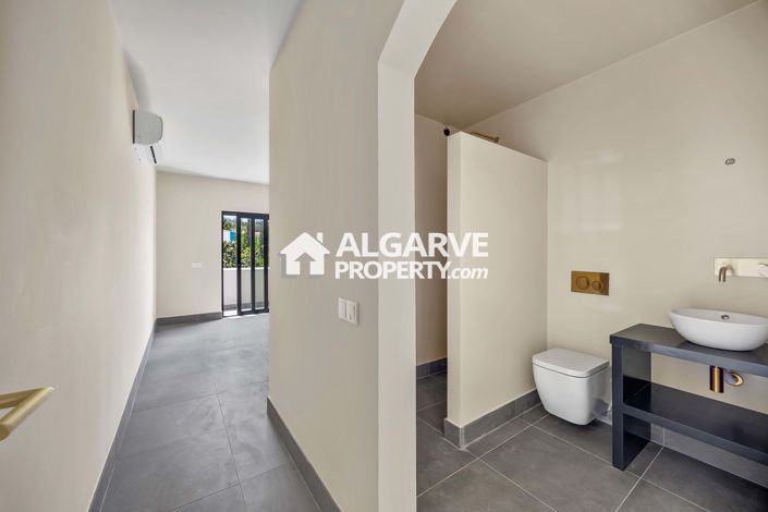 Image No.29-4 Bed Villa for sale