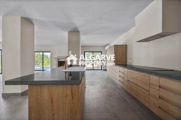 Image No.4-4 Bed Villa for sale