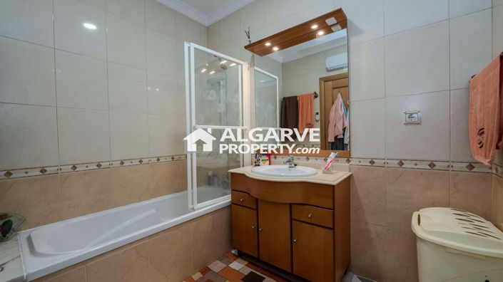 Image No.18-2 Bed Apartment for sale