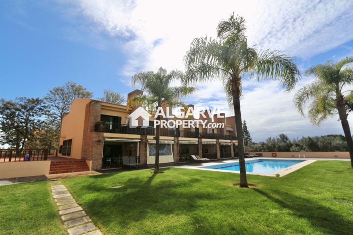 Image No.1-4 Bed Semi-Detached for sale