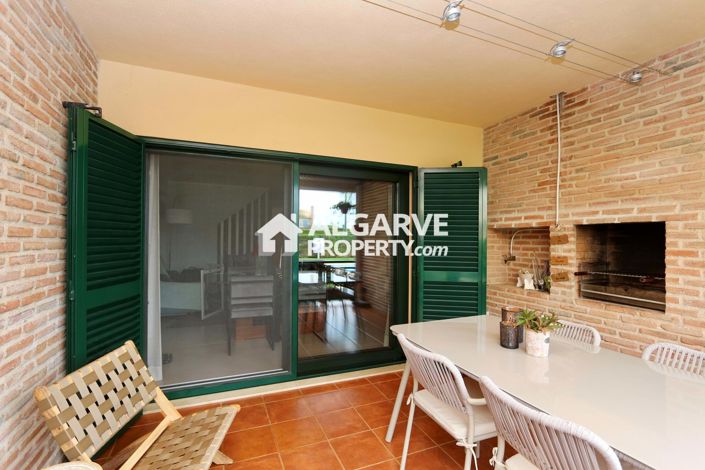 Image No.12-4 Bed Semi-Detached for sale