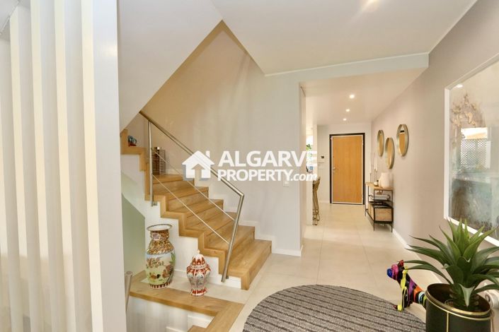 Image No.18-4 Bed Semi-Detached for sale