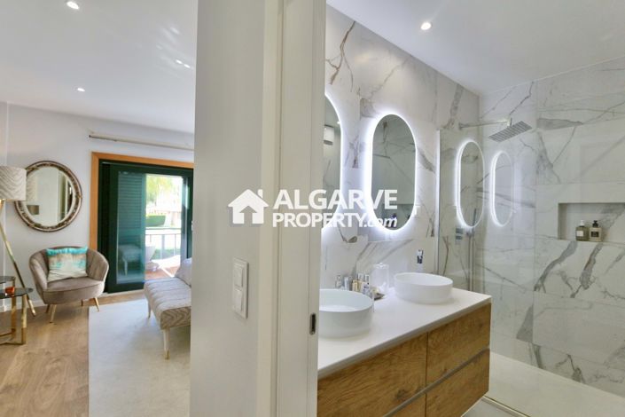 Image No.27-4 Bed Semi-Detached for sale