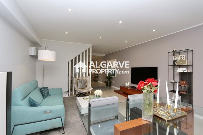 Image No.3-4 Bed Semi-Detached for sale