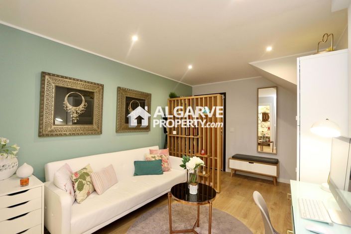 Image No.37-4 Bed Semi-Detached for sale