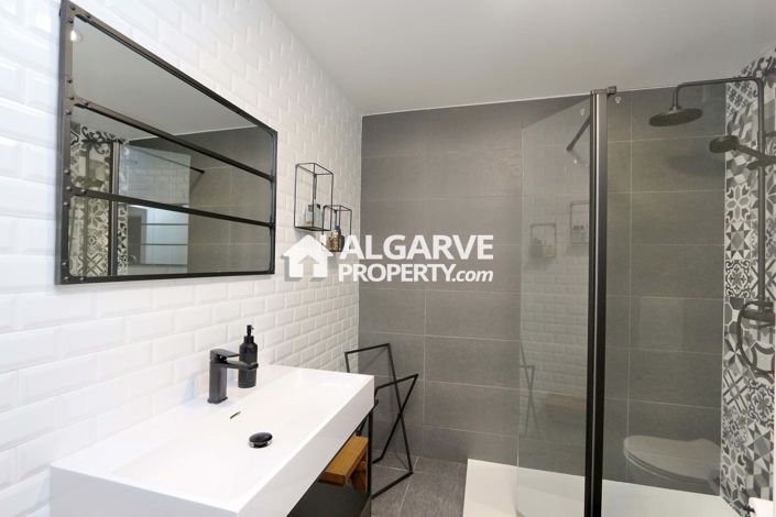 Image No.40-4 Bed Semi-Detached for sale