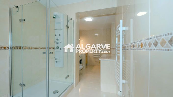 Image No.18-3 Bed Villa for sale