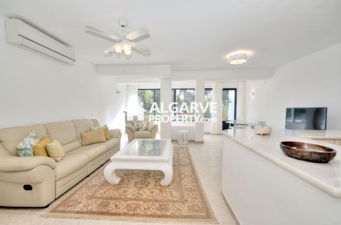 Image No.2-3 Bed Villa for sale