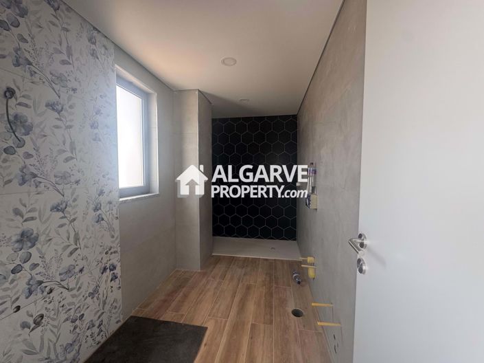 Image No.11-4 Bed Villa for sale