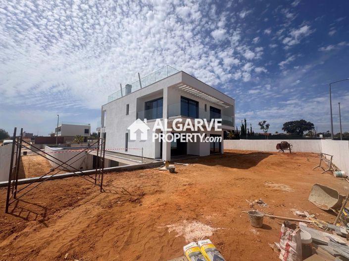 Image No.23-4 Bed Villa for sale