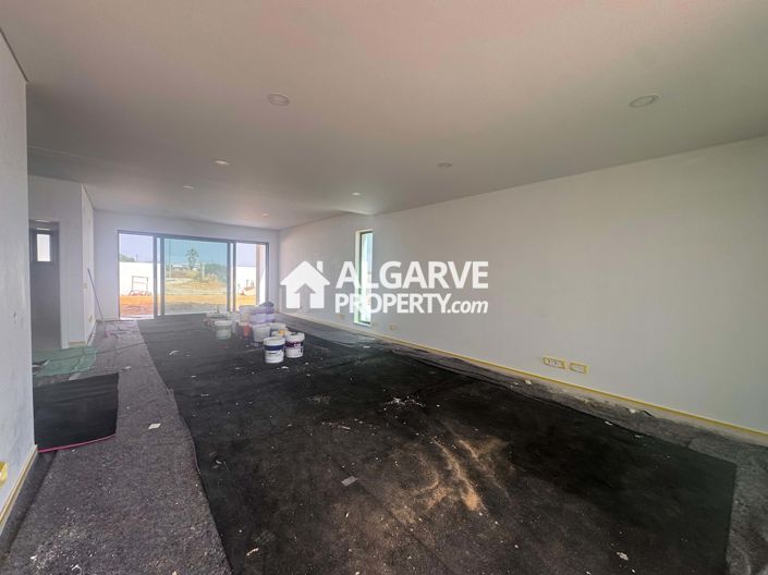 Image No.29-4 Bed Villa for sale