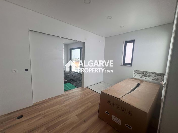 Image No.9-4 Bed Villa for sale