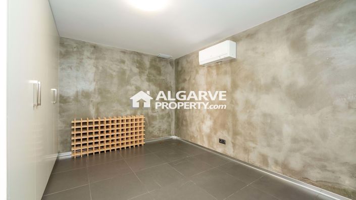 Image No.22-4 Bed Semi-Detached for sale