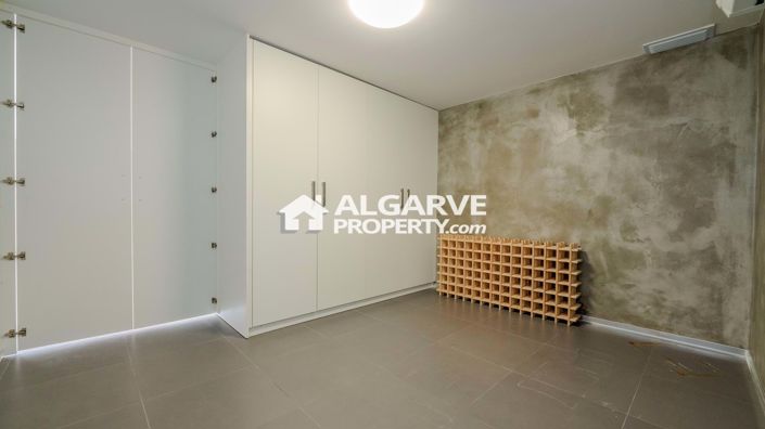 Image No.23-4 Bed Semi-Detached for sale