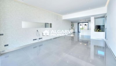 3-12033-78d1f4f8b6655591b02d22fabb36a692d73cc