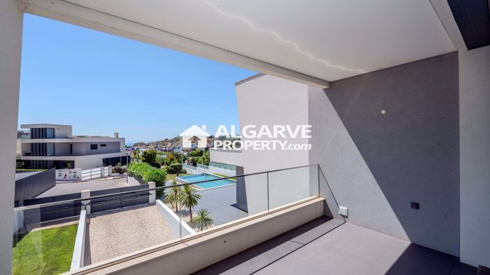 Image No.33-4 Bed Semi-Detached for sale