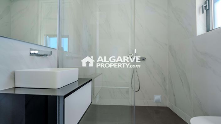 Image No.34-4 Bed Semi-Detached for sale