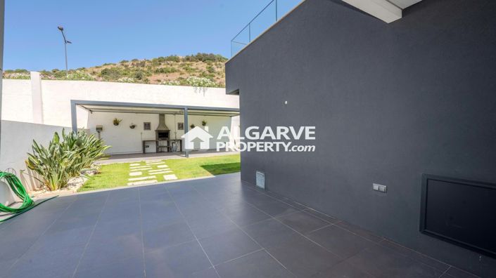 Image No.35-4 Bed Semi-Detached for sale