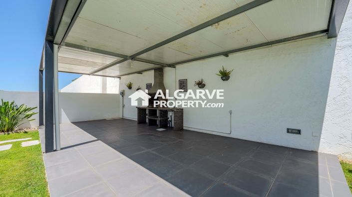 Image No.38-4 Bed Semi-Detached for sale