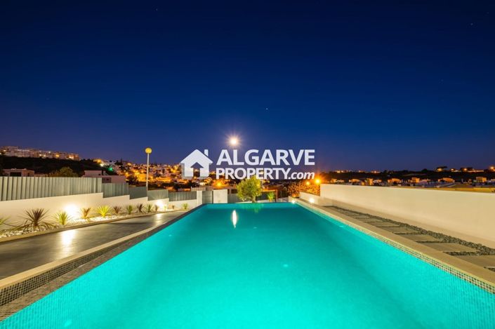 Image No.46-4 Bed Semi-Detached for sale