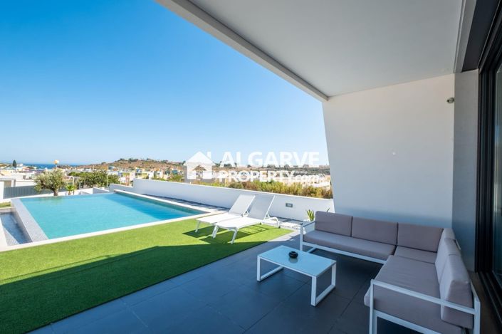 Image No.48-4 Bed Semi-Detached for sale