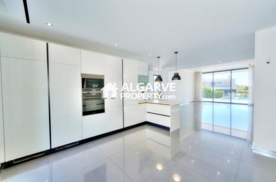 3-12033-78d1f4f8b6655591b02d22fabb36a692d73cc