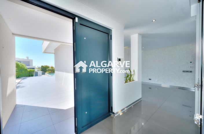 Image No.6-4 Bed Semi-Detached for sale