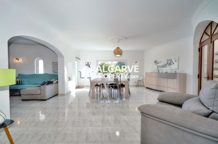 Image No.10-6 Bed Villa for sale