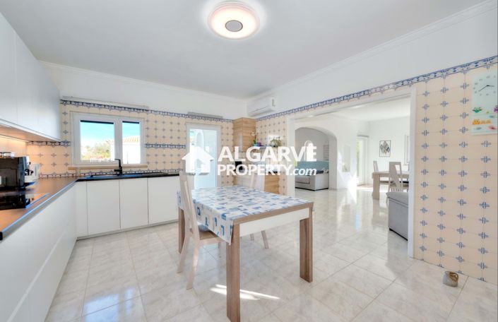 Image No.11-6 Bed Villa for sale