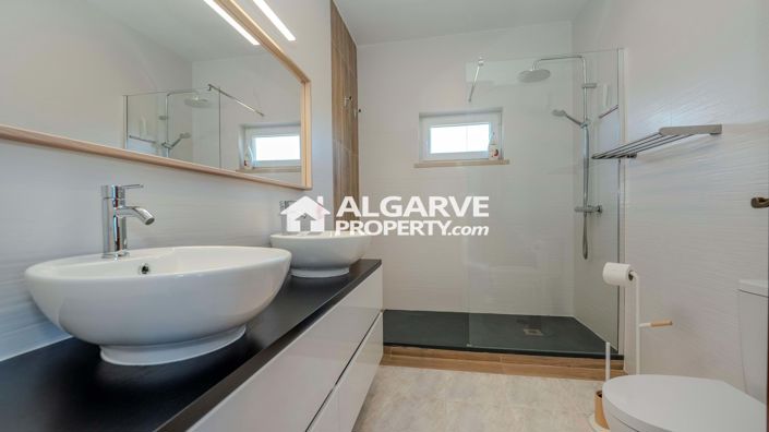 Image No.12-6 Bed Villa for sale